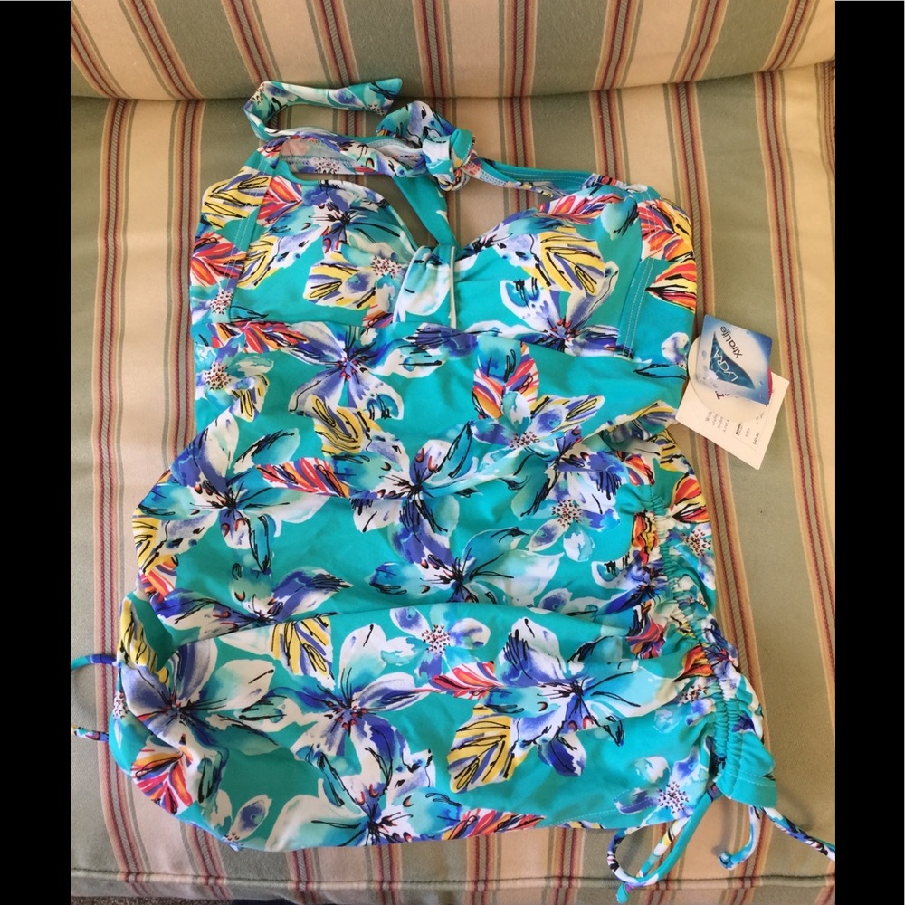 ❤️Croft & Barrow NWT Swim Top.  Size 6.